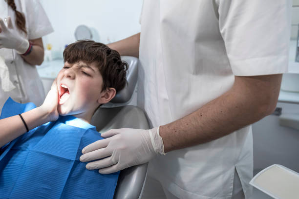 Best Emergency Tooth Extraction in Gravette, AR